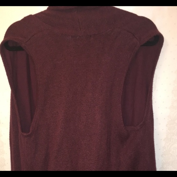 Burgundy sweater vest - Picture 4 of 4